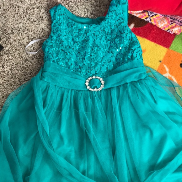 Girls dress - Picture 1 of 2